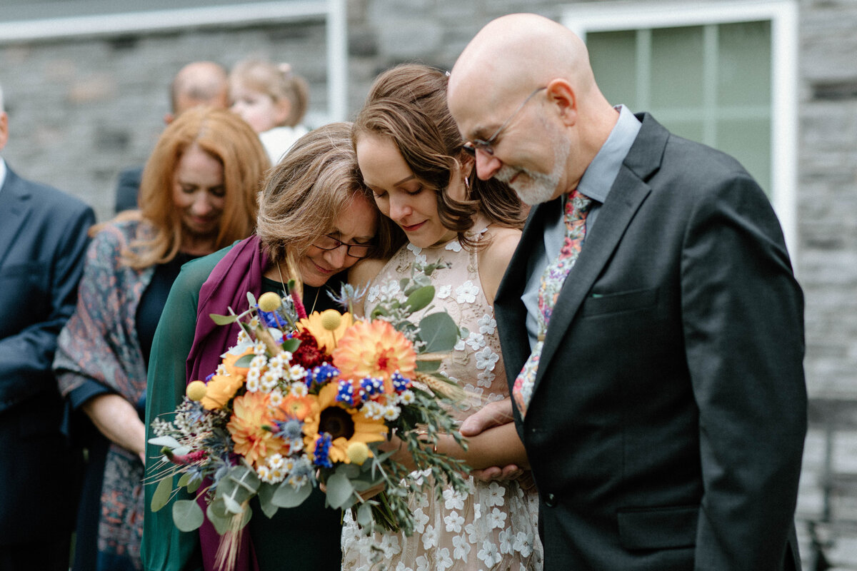 Pittsburgh-Backyard-Wedding-Elopement-Intimate-JessCollectiveCo-Photography-PGH (154)