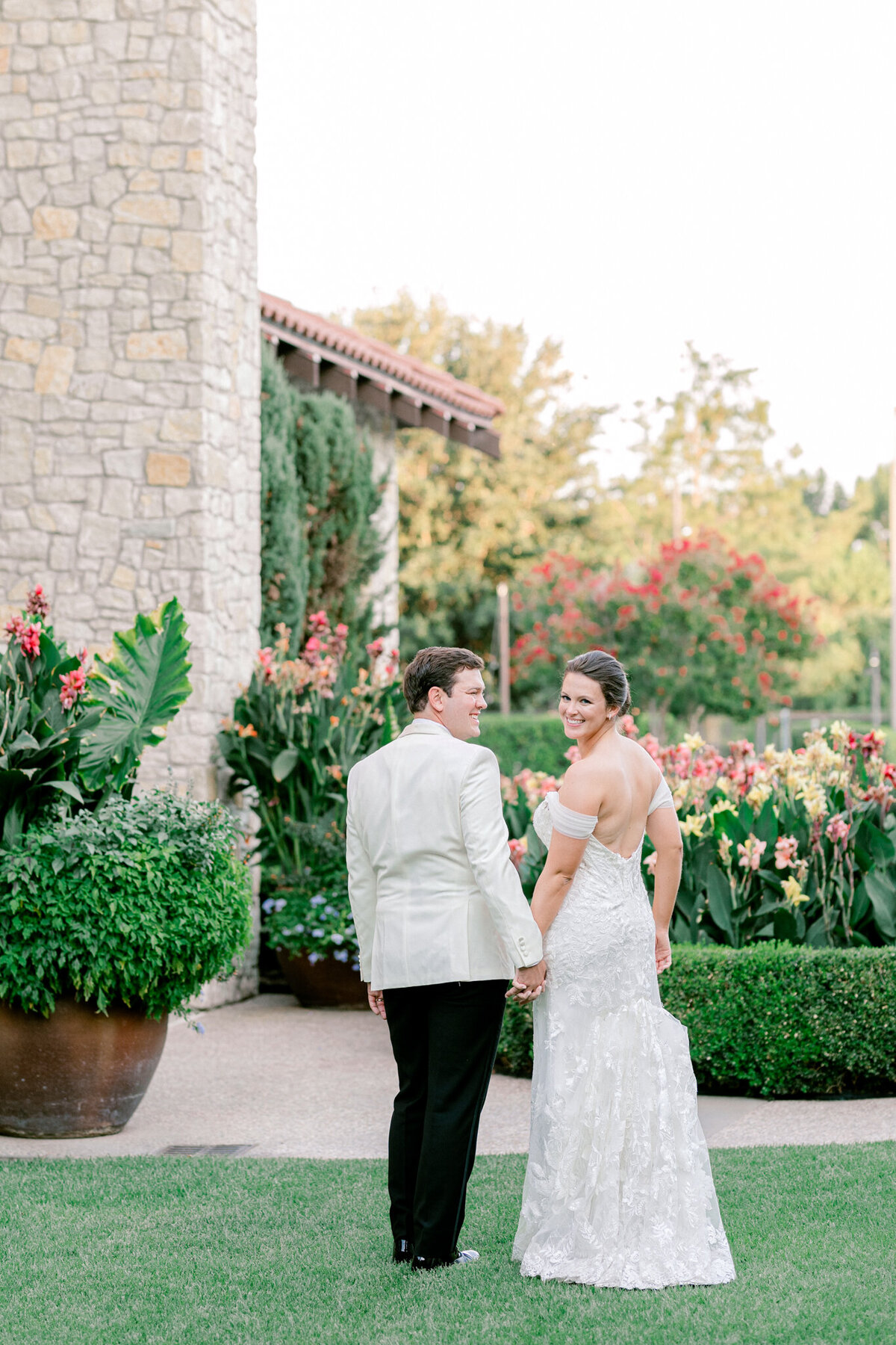 Allie & John Wedding at Royal Oaks Country Club Christ the King Church | Dallas Wedding Photographer | Sami Kathryn Photography-135