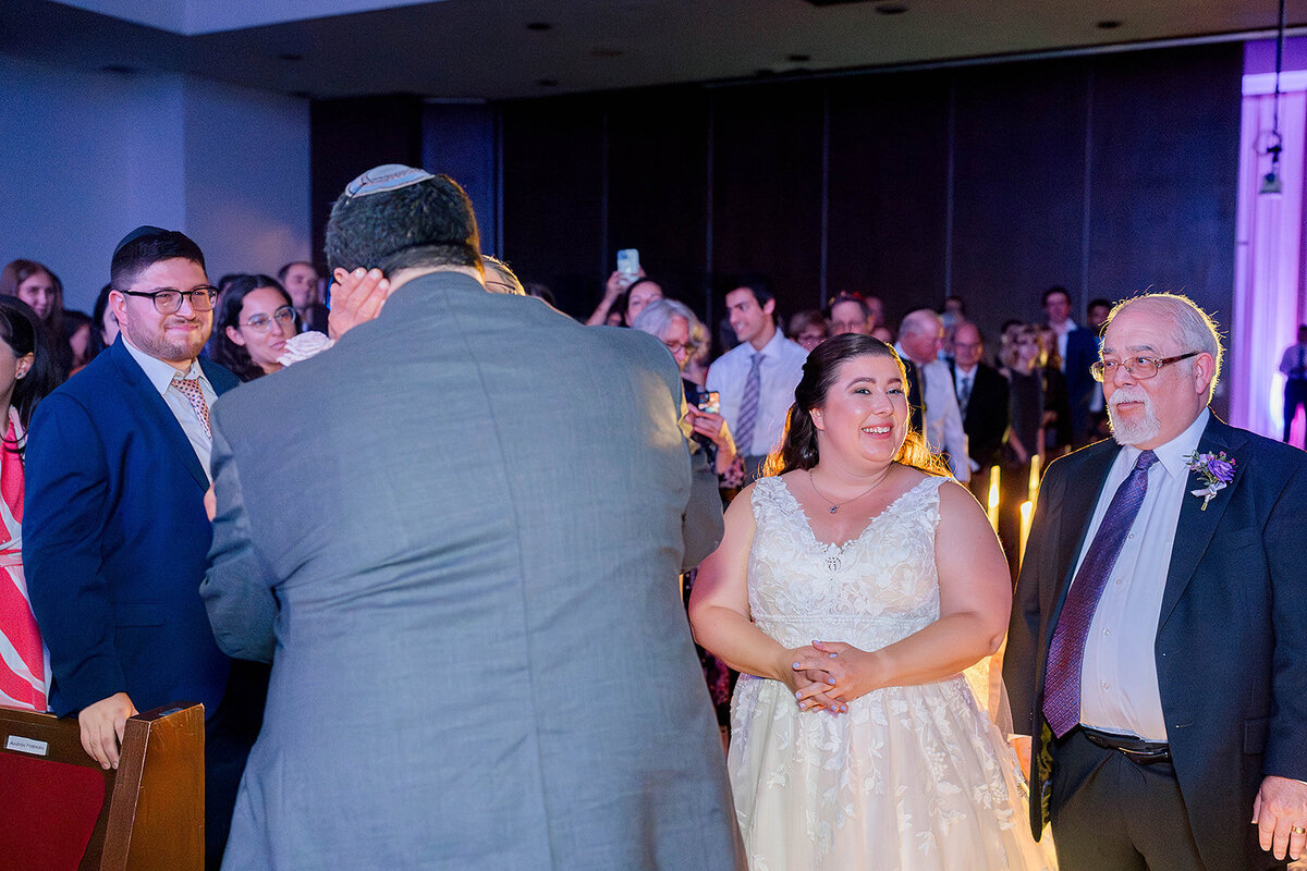 Eliana-Melmed-Photography-Chicago-LosAngeles-Jewish-WeddingPhotography-ElianaSklar-Chuppah-00088