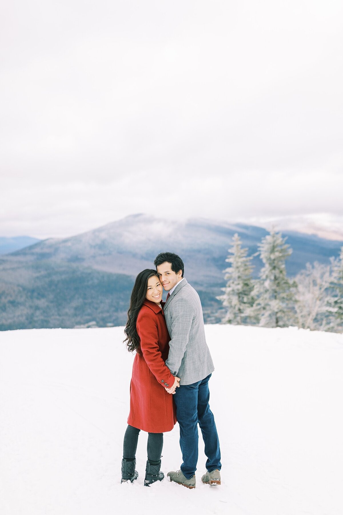 White-Mountains-New-Hampshire-NH-Winter-Engagement-Photography_0015