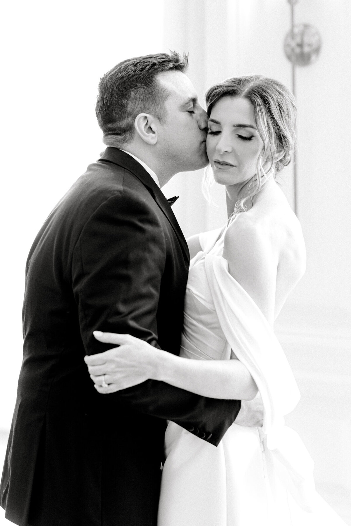 Virginia & Michael's Wedding at the Adolphus Hotel | Dallas Wedding Photographer | Sami Kathryn Photography-64