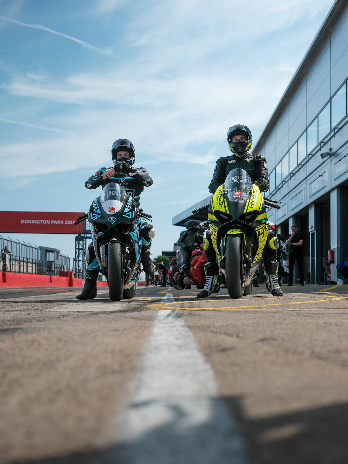 Boombox Ducati UK-16