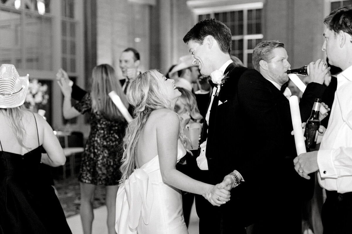 Madison & Michael's Wedding at Union Station | Dallas Wedding Photographer | Sami Kathryn Photography-226