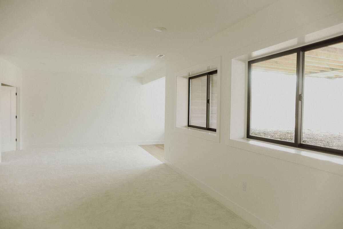 5320-Finished-Basement-Urbandale-Central-Iowa-Custom-Home-JRL-Builders-3F1A8333