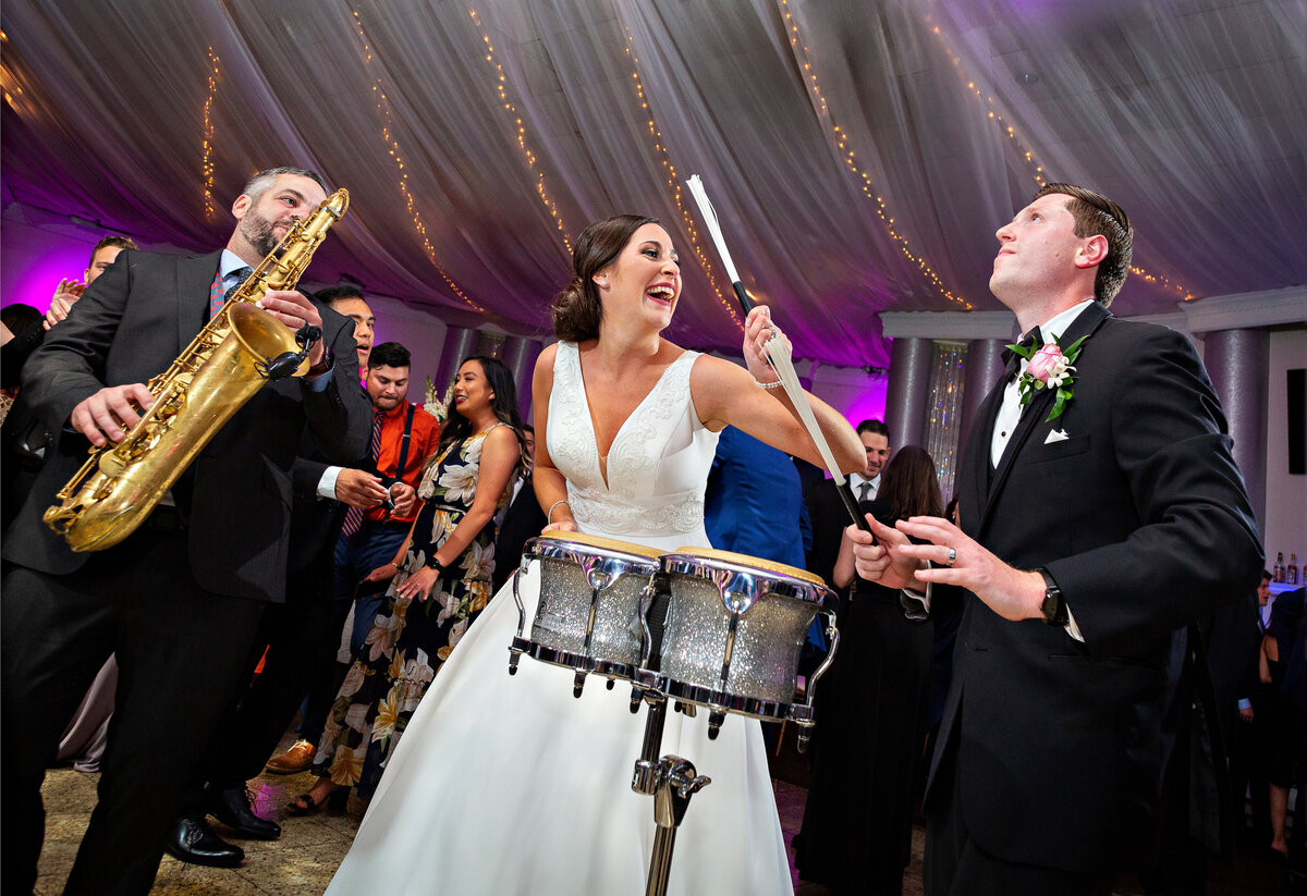 Bride-Groom-Dance-Candid-Drums-NJ-07746