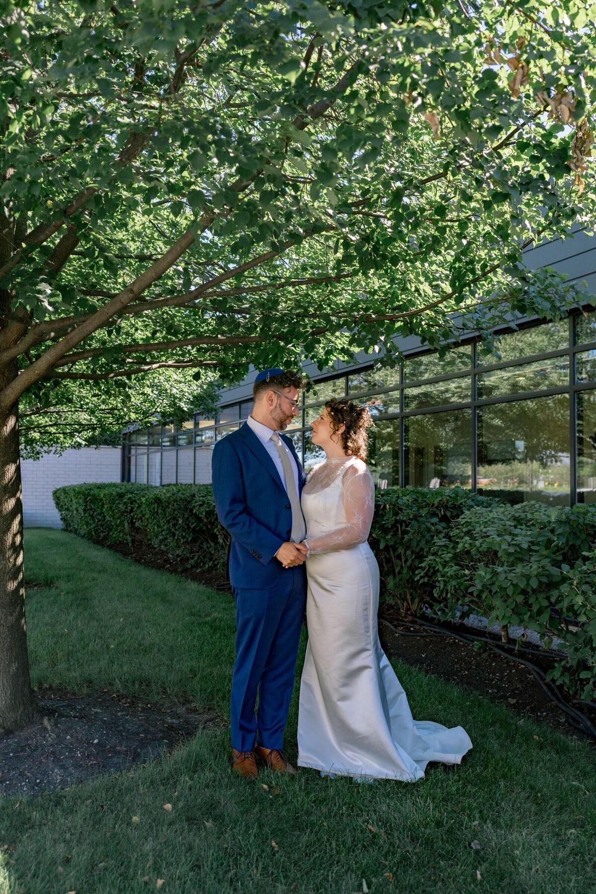 Eliana-Melmed-Photography-Chicago-LosAngeles-Jewish-WeddingPhotography-ShulaNoah-CouplesPortraits-00005