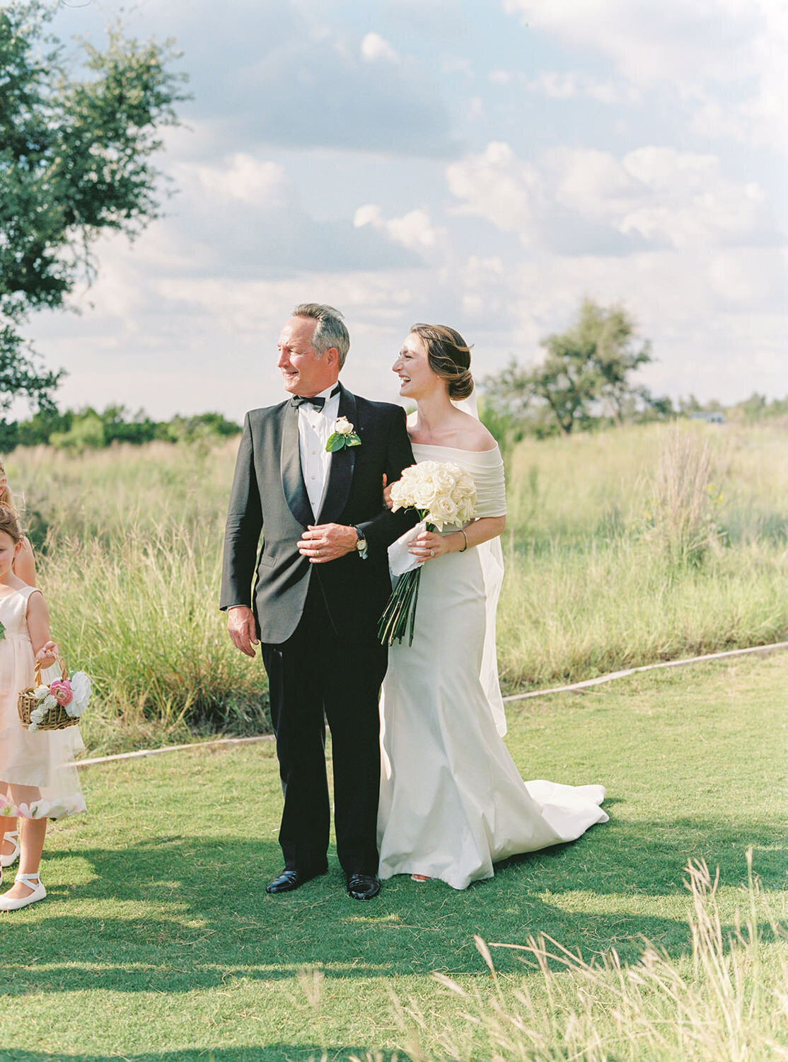 240-Texas-Film-Wedding-Photographer-RuétPhoto-LaurenZac-Preview-featherandtwine-40