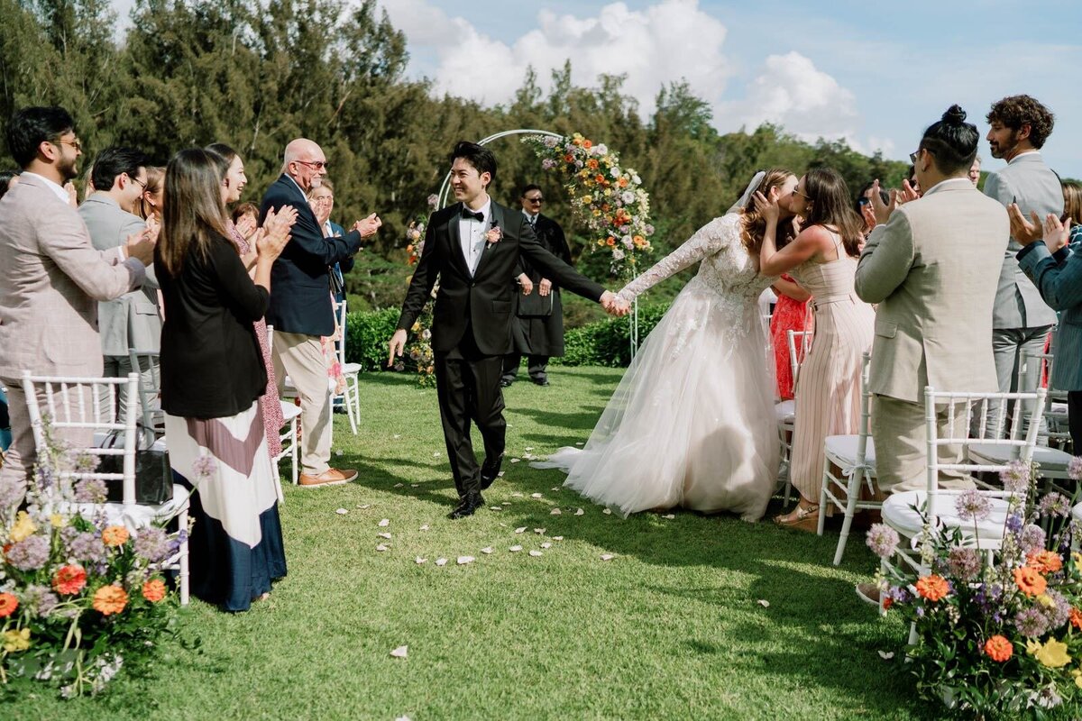 backyard-wedding-ceremony-photographer-hawaii-37