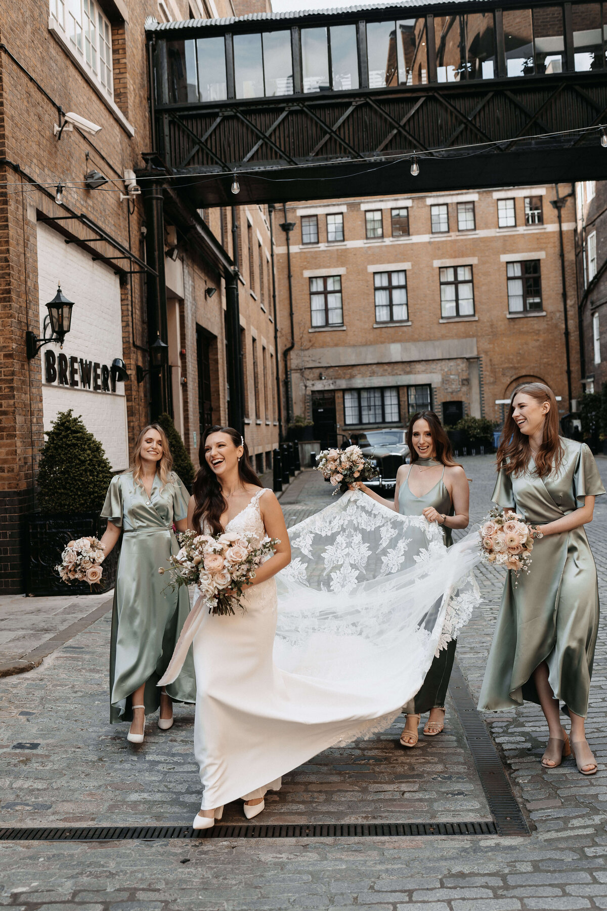Pesh-Flowers-London-Wedding-Florist-The-Brewery-London38