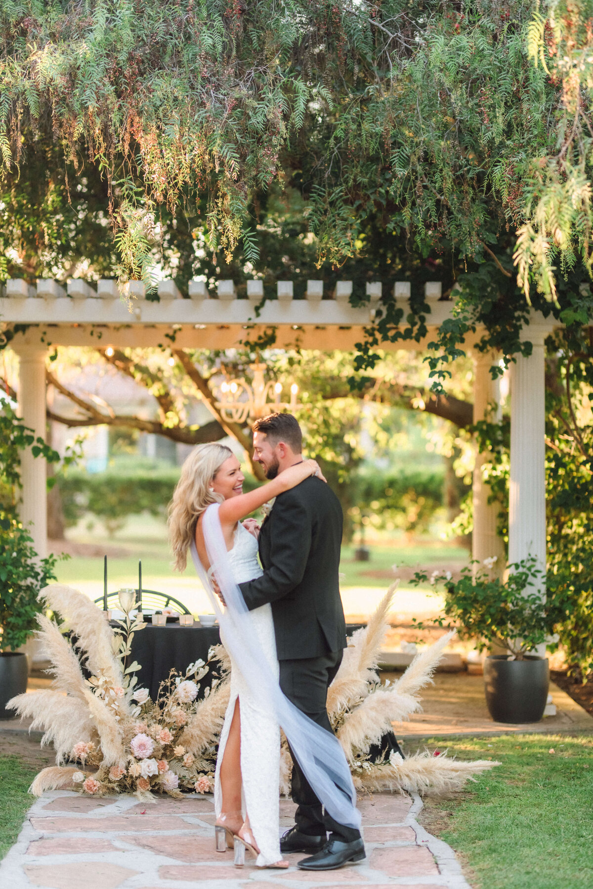mallory-paige-photography-first-dance-wedding-san-diego