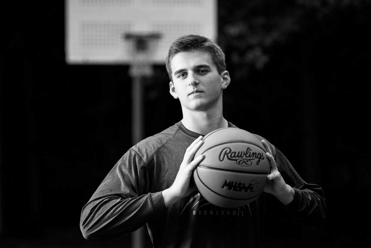 Grand-Rapids-MI-Sports-and-Hobbies-Senior-Pictures-08