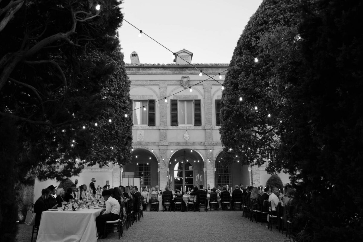 Flora_And_Grace_La_Foce_Tuscany_Editorial_Wedding_Photographer-712