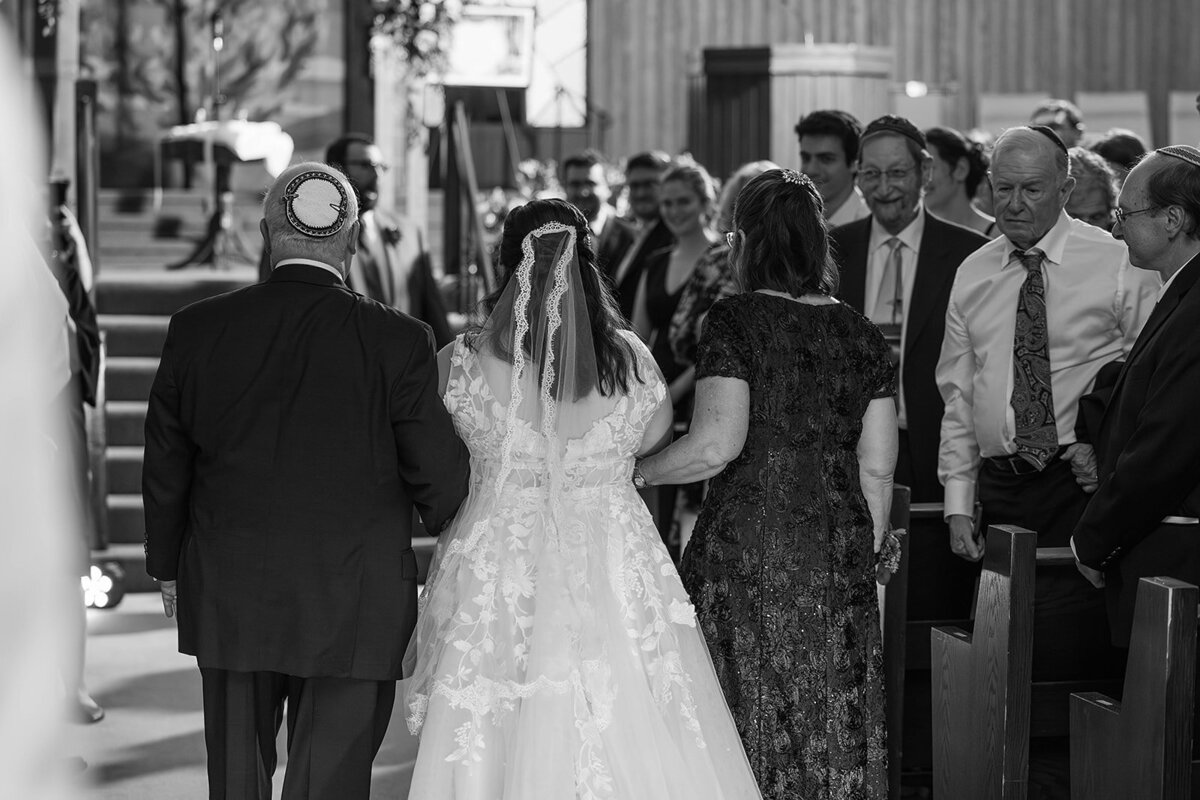Eliana-Melmed-Photography-Chicago-LosAngeles-Jewish-WeddingPhotography-ElianaSklar-Chuppah-00085