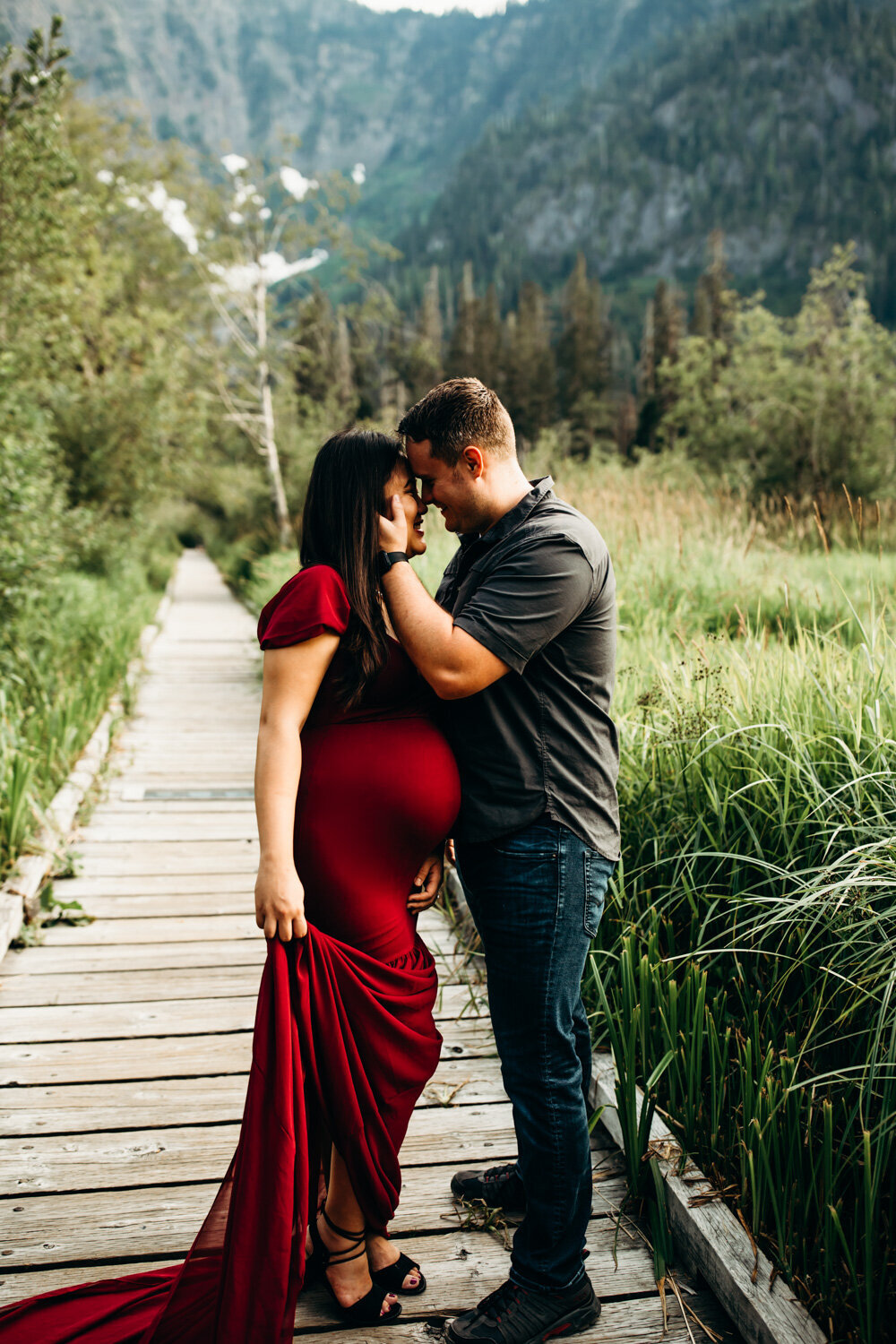 PNW Mountain and River Maternity Session-3