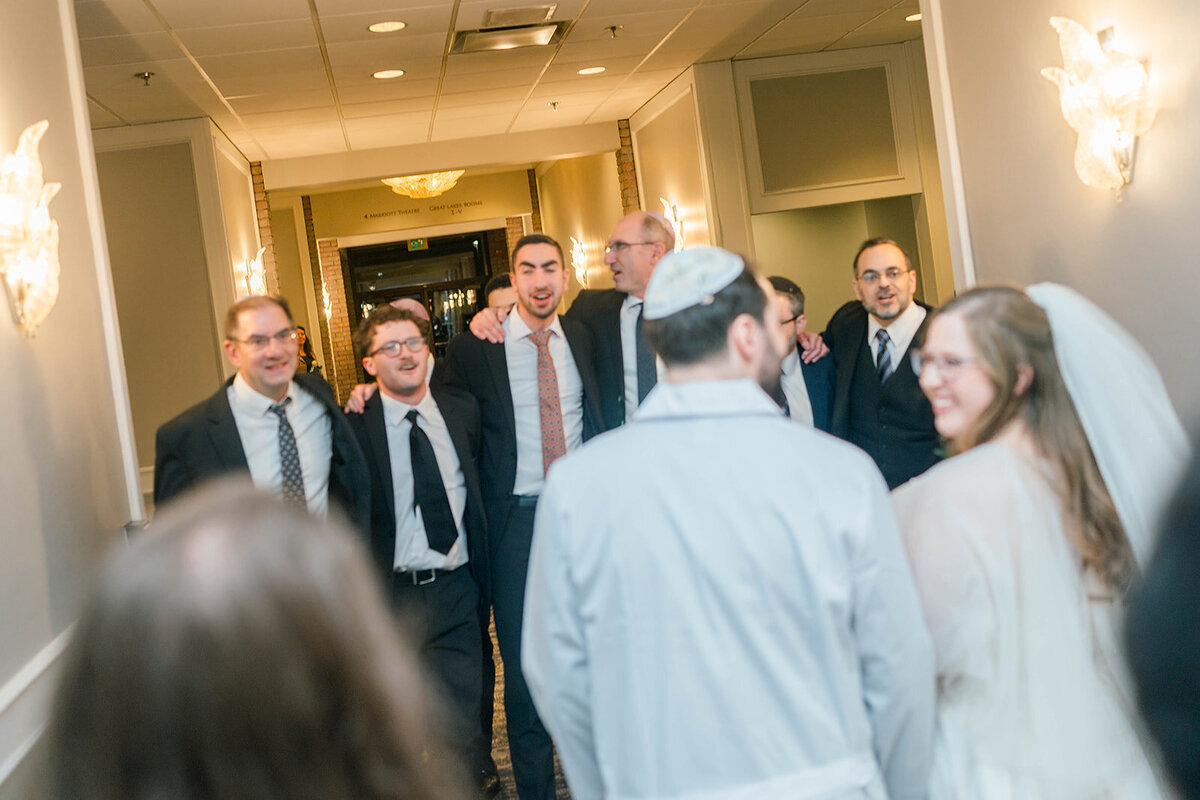 Eliana-Melmed-Photography-Chicago-LosAngeles-Jewish-WeddingPhotography-Chuppah-00289