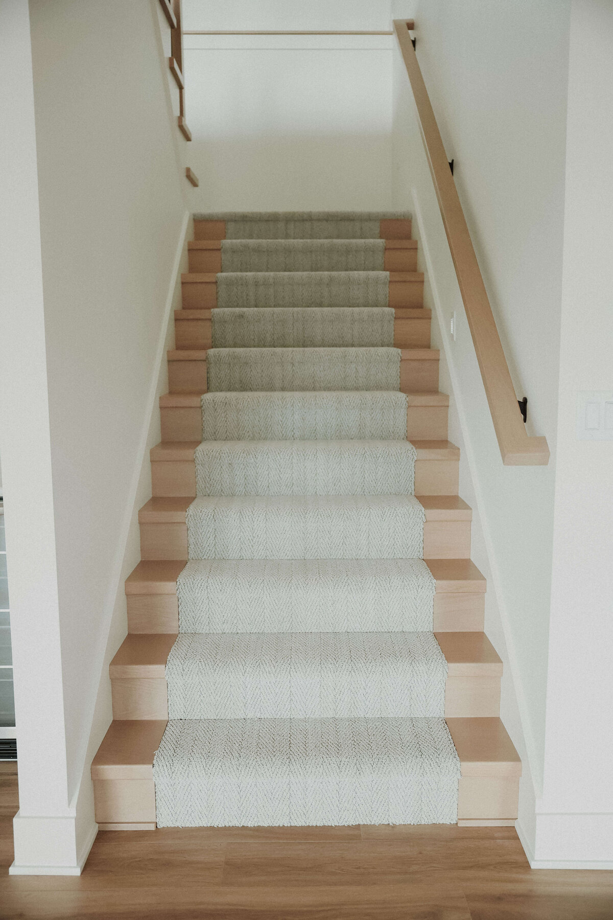 4108-Stairs-Panora-Central-Iowa-Custom-Home-JRL-Builders-E23A9191