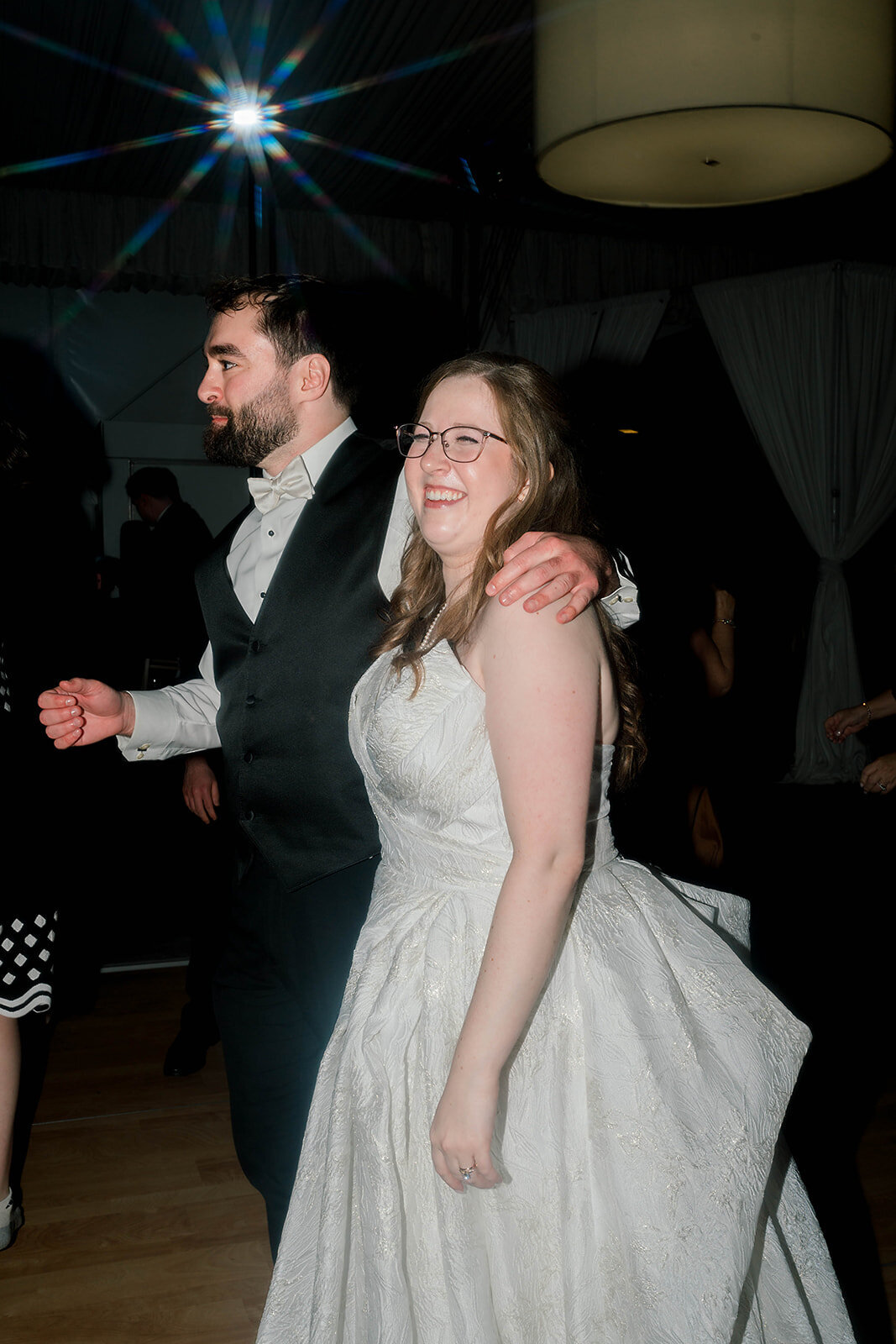 Eliana-Melmed-Photography-Chicago-LosAngeles-Jewish-WeddingPhotography-Dancefloor-00189