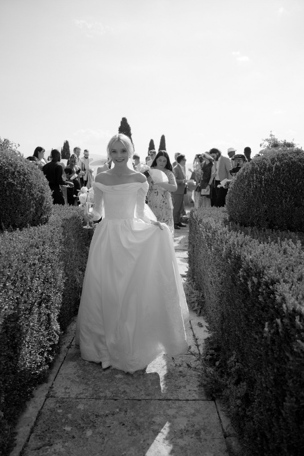 Flora_And_Grace_Tuscany_La_Foce_Editorial_Wedding_Film_Photographer-55