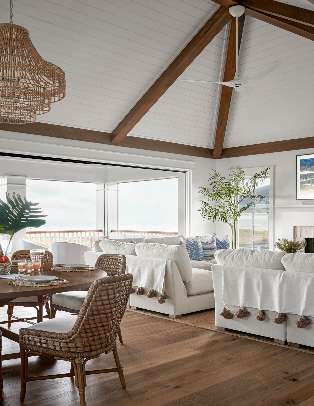luxurious-coastal-living-room-by-stephanie-kraus-design