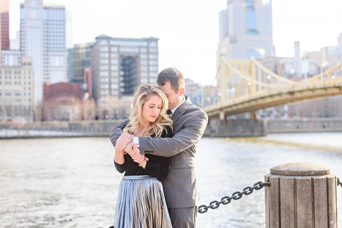 kelsey-ross-downtown-pittsburgh-engagement-photos-10