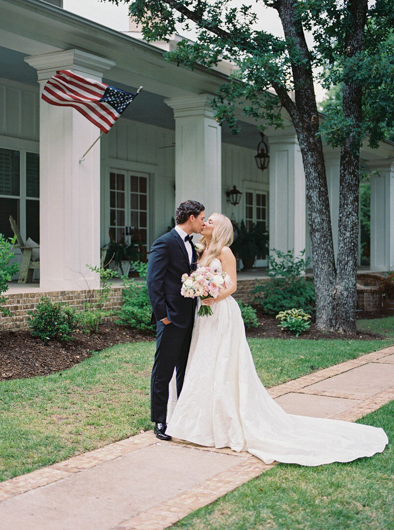 Garden Party Wedding Dallas Wedding Photographer Megan Kay Photography -110
