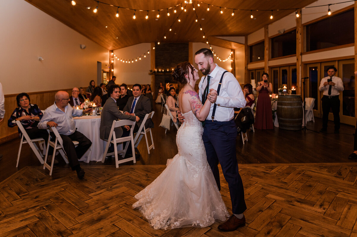 bride-groom-first-dance