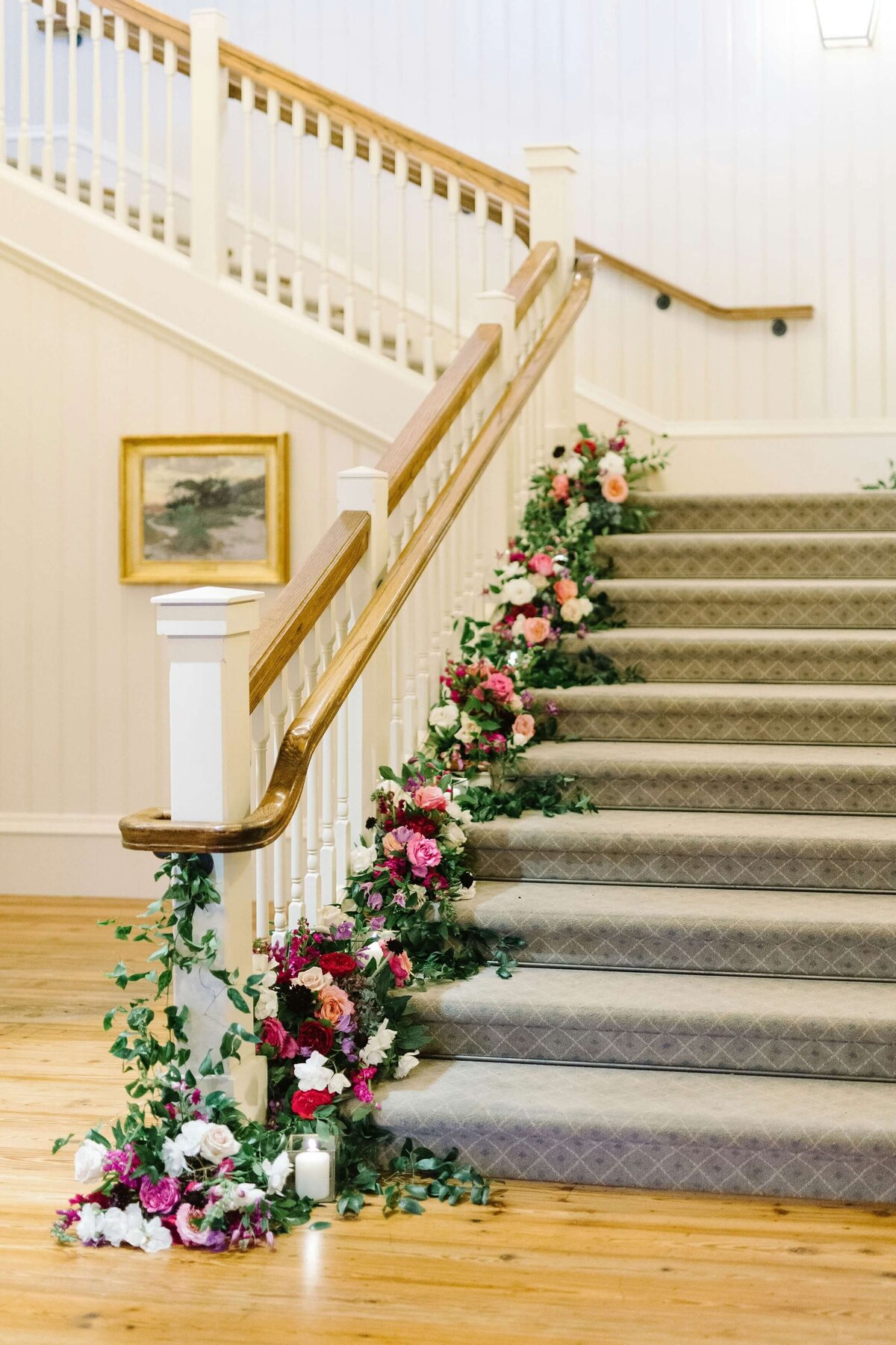 floral decor on the staircase