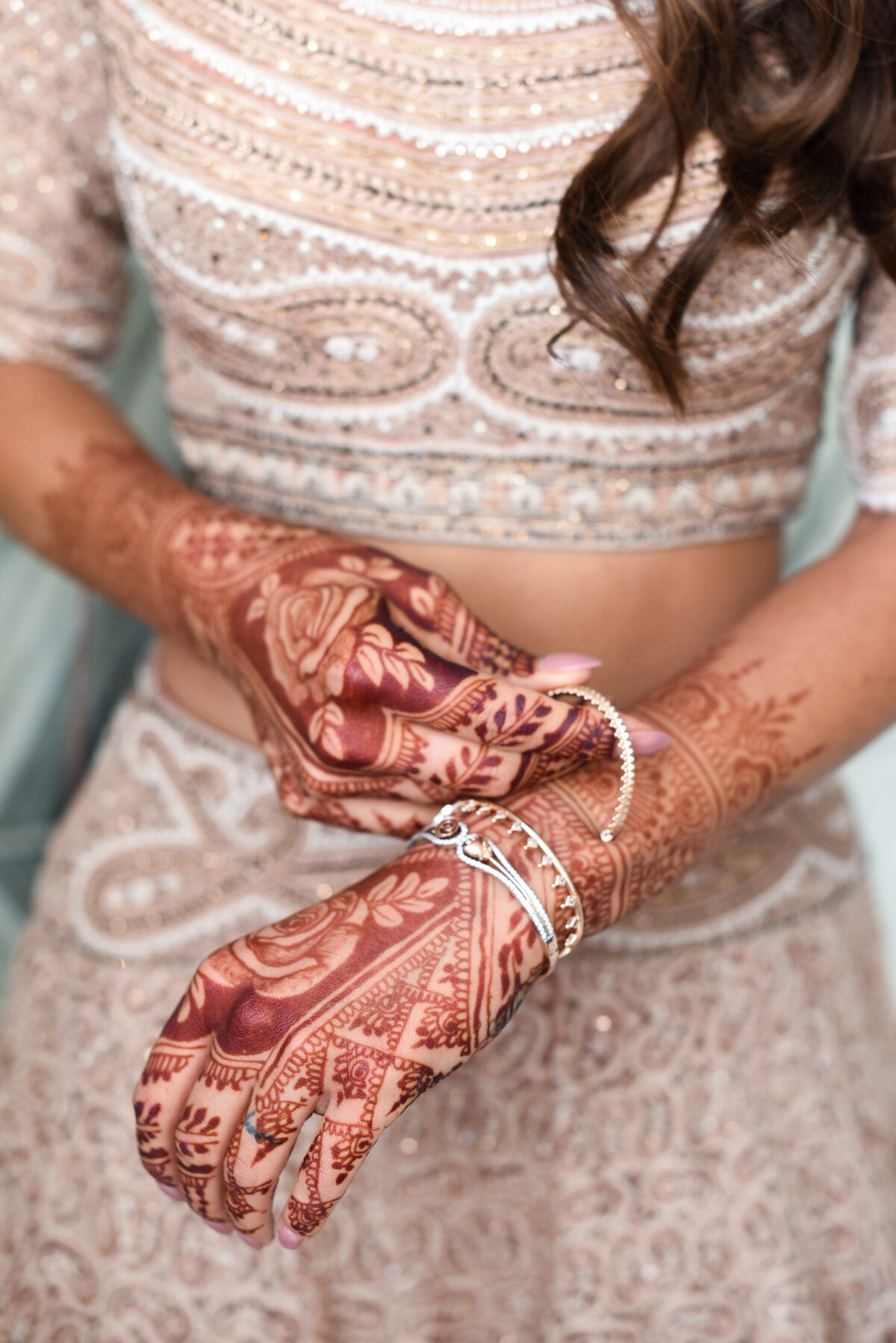 indian - bride - blush - lehengha - mehndi  (2)
