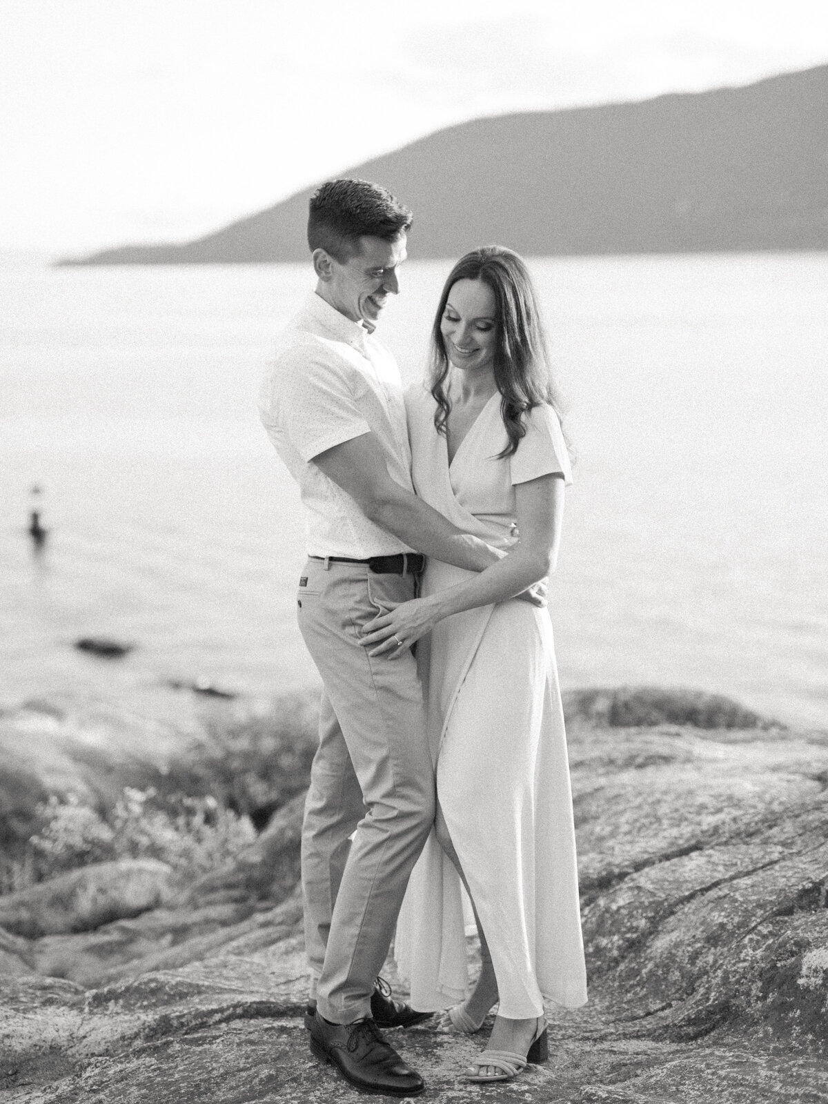 9.9 Vancouver Whytecliff Park Engagement Perla Photography-78