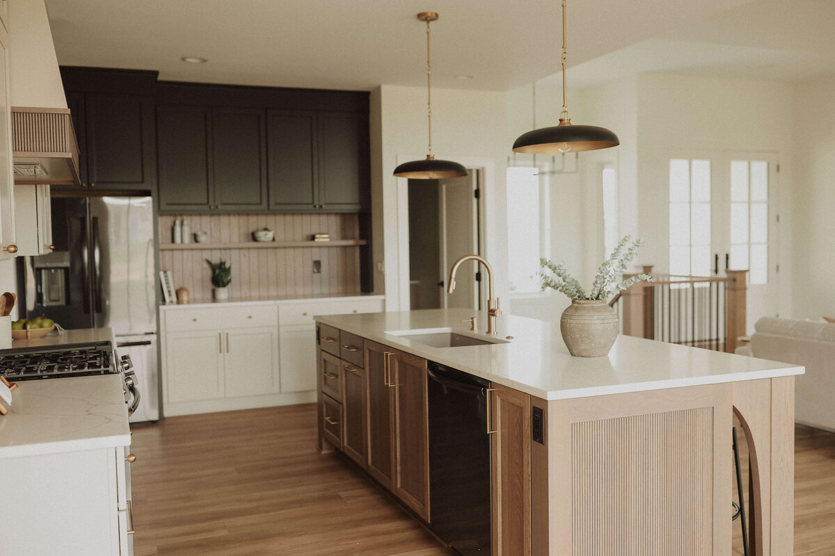3029-Kitchen-Grimes-Central-Iowa-Custom-Home-JRL-Builders-3F1A4283