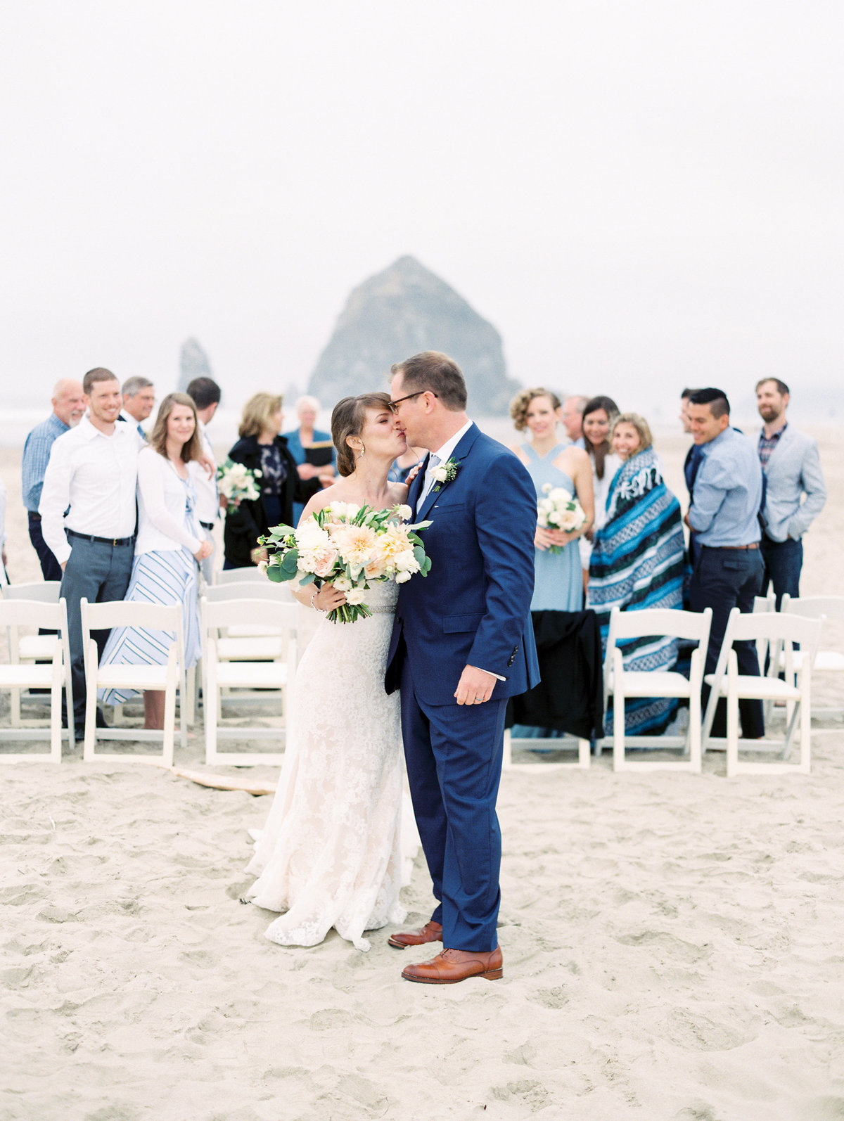cannon-beach-wedding-at-stephanie-inn-22