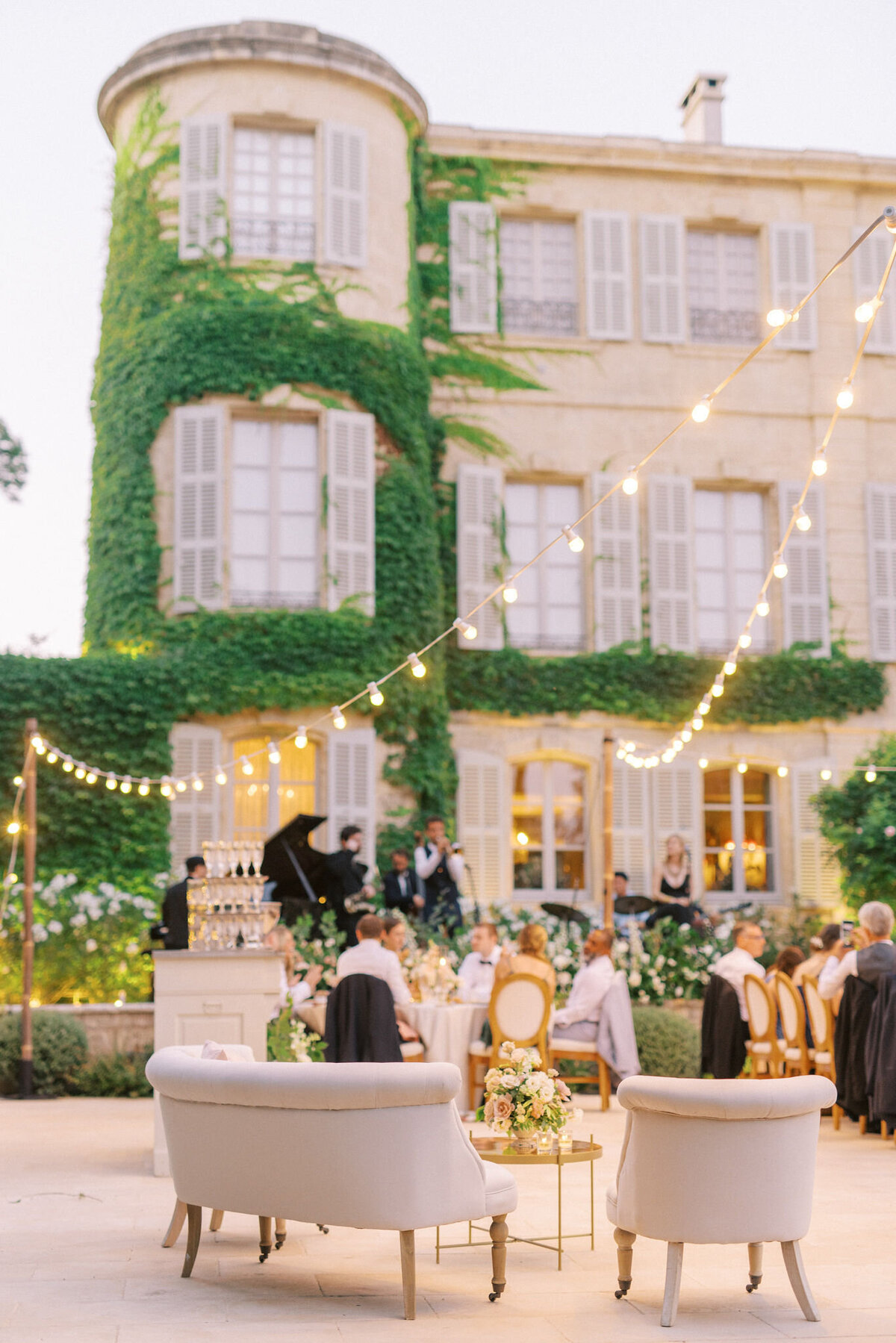 Chateau-de-Estoublon-wedding-florist-Floraison79