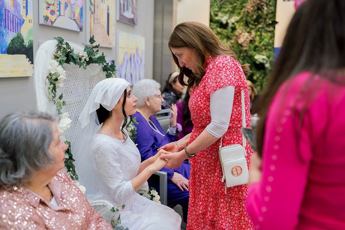 Eliana-Melmed-Photography-Chicago-LosAngeles-Jewish-WeddingPhotographer-CarmiKalman-KabbalatPanim-00023