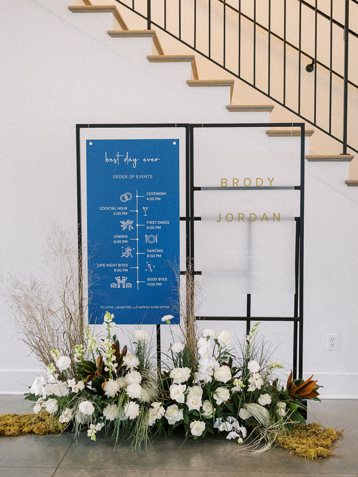 white flowers, wedding sign, studio fleurette