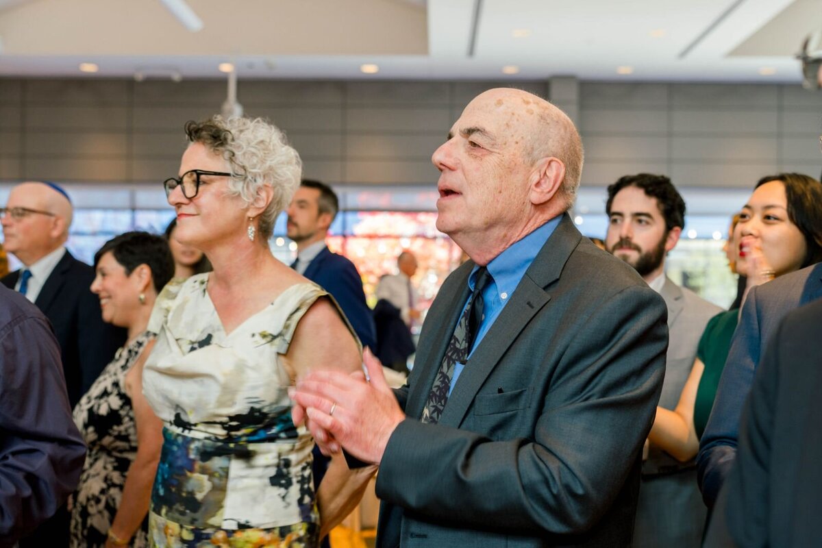 Eliana-Melmed-Photography-Chicago-LosAngeles-Jewish-WeddingPhotography-ShulaNoah-Simcha-Dancing-00082