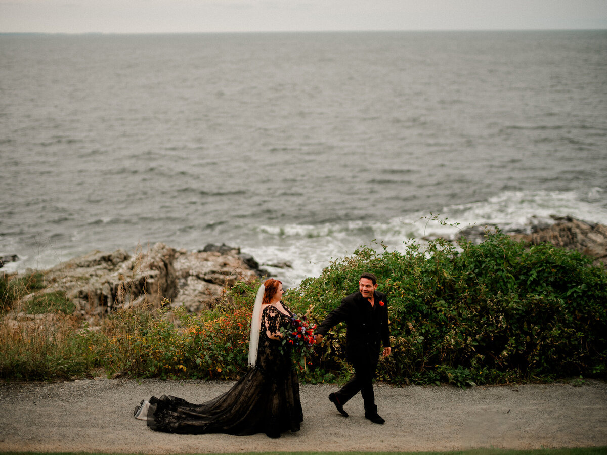 wedding-portraits-at-cliff-house-maine