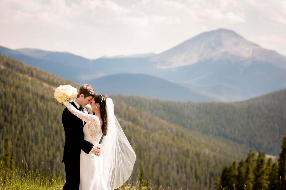 Keystone Colorado wedding photos at Timber Ridge Lodge