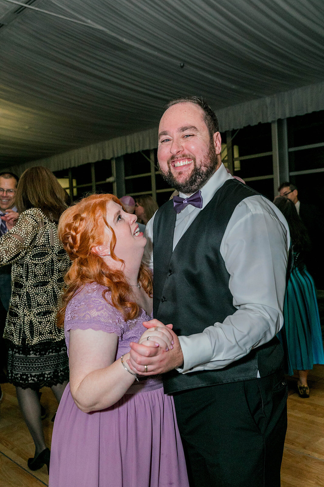 Eliana-Melmed-Photography-Chicago-LosAngeles-Jewish-WeddingPhotography-Dancefloor-00133