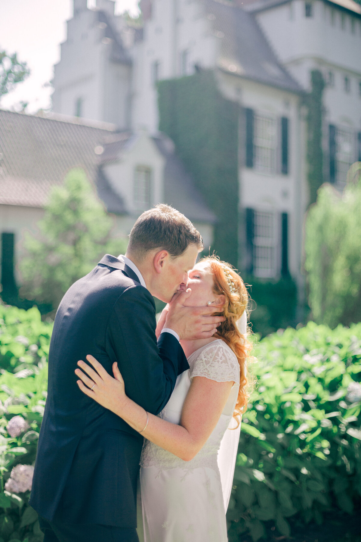 Ymke & Robbin - Laura de Roeck Photography 00263 Kasteel Groot Buggenum Luxe Bruiloft 