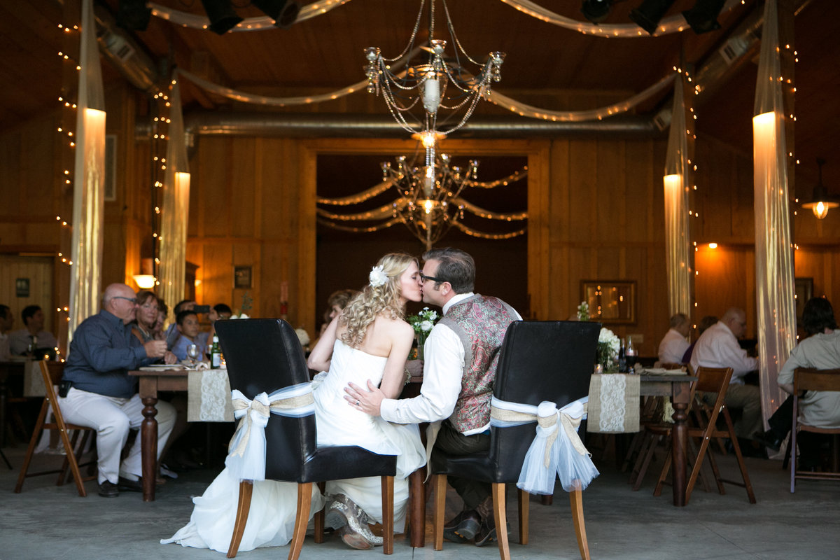 Elegant barn wedding River Highlands Ranch