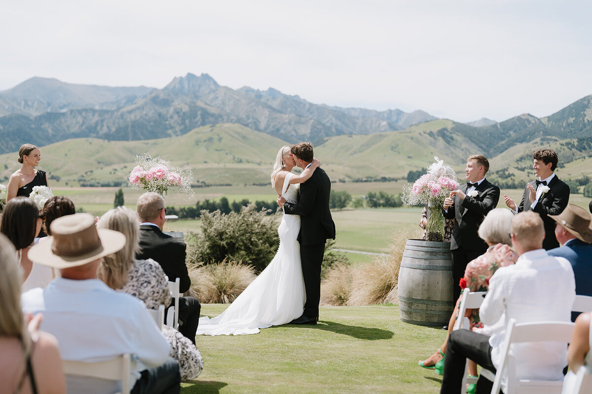 Melissa Clark Photography - Queenstown Wedding Photographer - Brenna & Taylor - Lookoutlodge Wedding-210