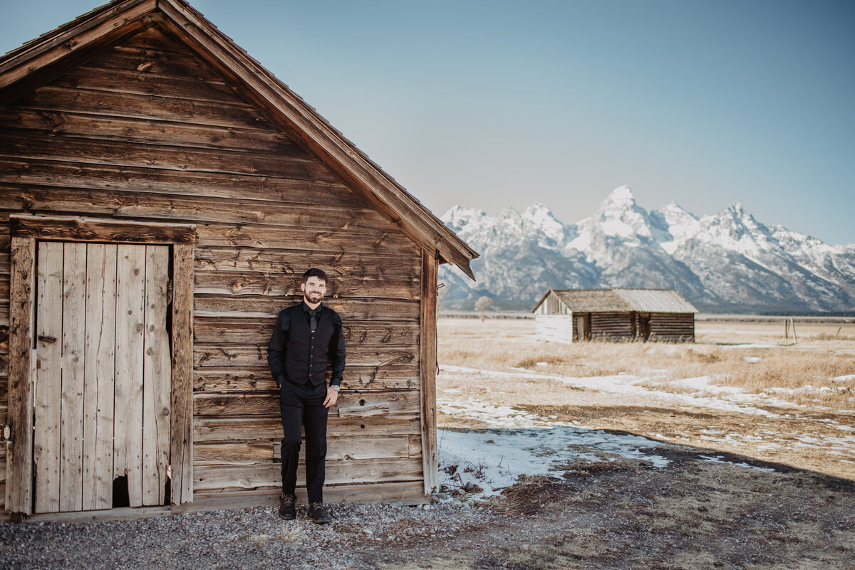Jackson Hole Photographers capture groom portraits in front of Tetons
