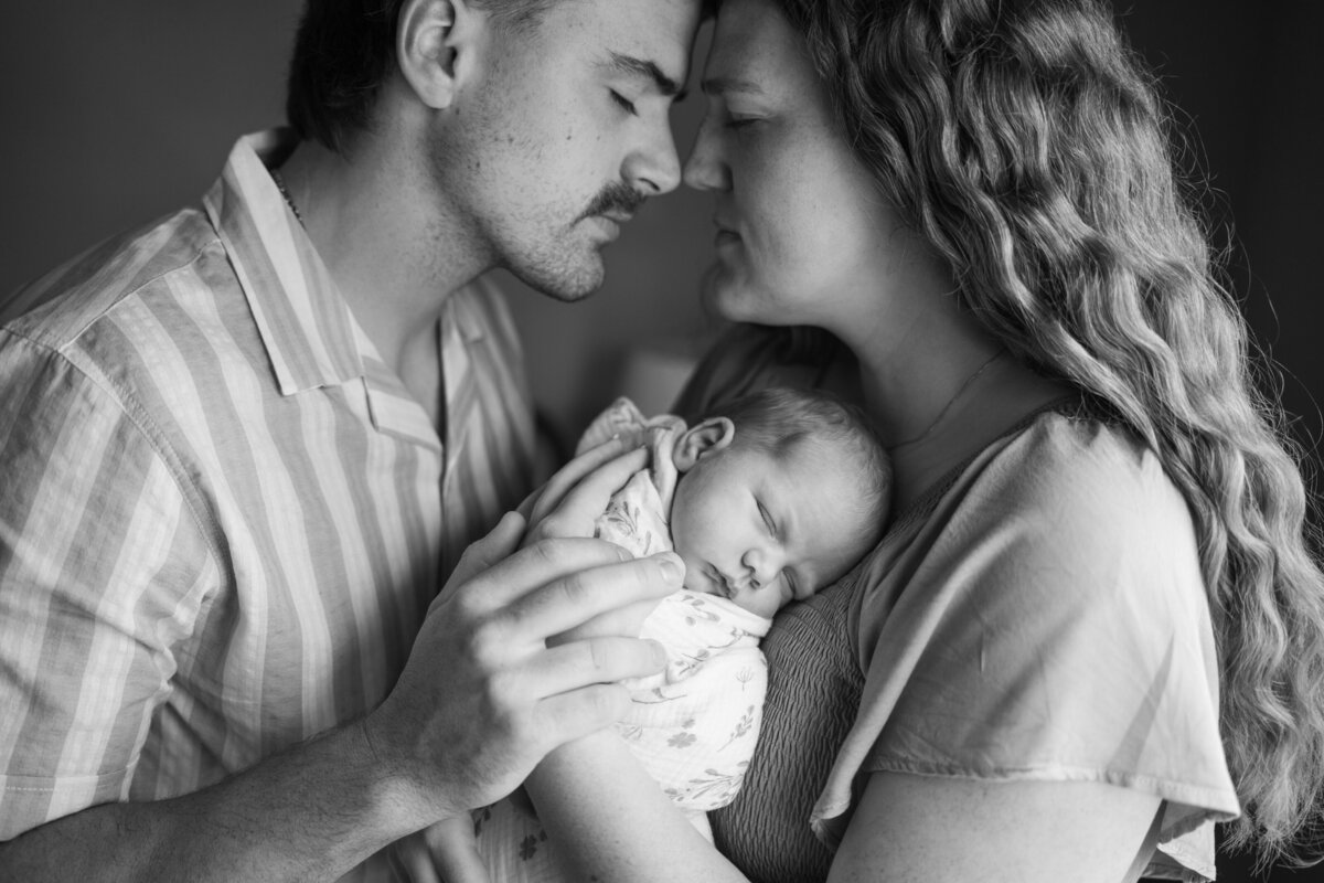 Candid-Newborn-Photos-in-Hartford-5