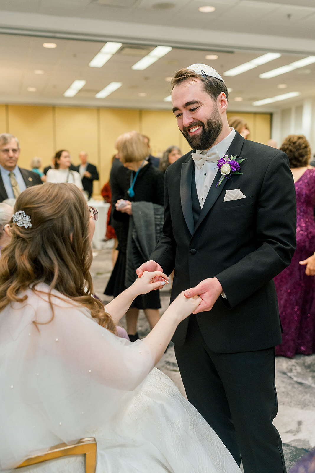 Eliana-Melmed-Photography-Chicago-LosAngeles-Jewish-WeddingPhotography-KabbalatPanim-00111