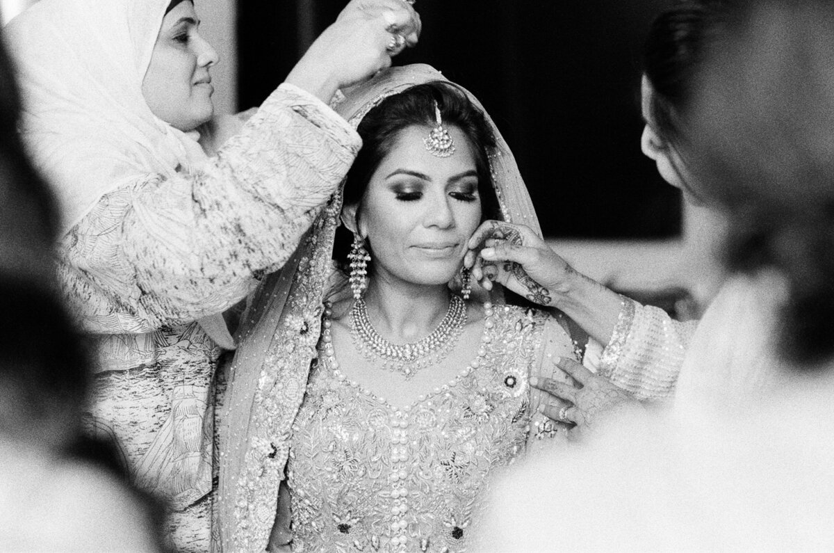 race-and-religious-new-orleans-indian-bride-jewellry