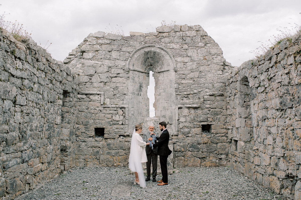 Ireland_Elopement_CaitlinJoyce_Photography-40
