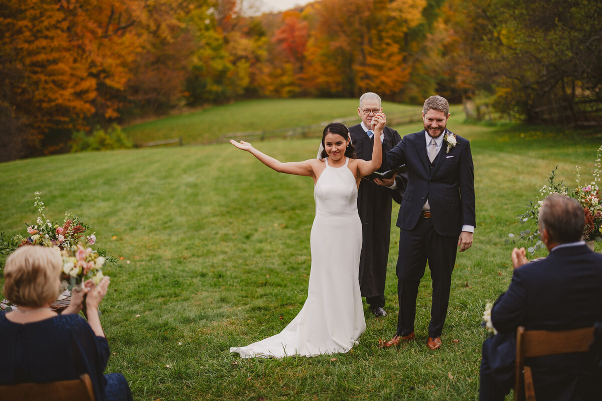 Witness the magic of this breathtaking wedding moment at a Western MA Wedding, skillfully captured by photographer Matthew Cavanaugh.