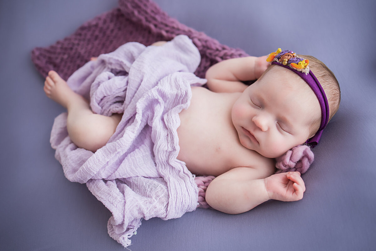 championsgate-newborn-photographer-travels-to-your-home 0505