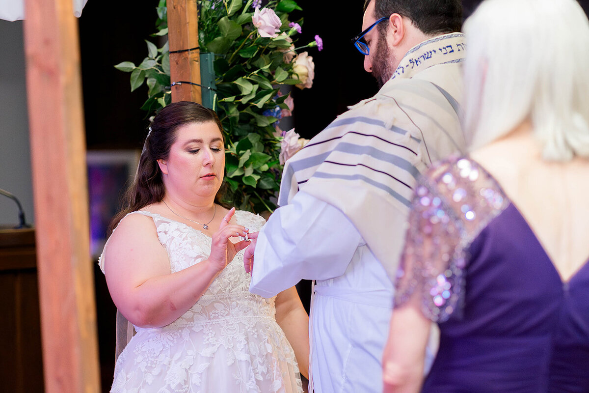 Eliana-Melmed-Photography-Chicago-LosAngeles-Jewish-WeddingPhotography-ElianaSklar-Chuppah-00130