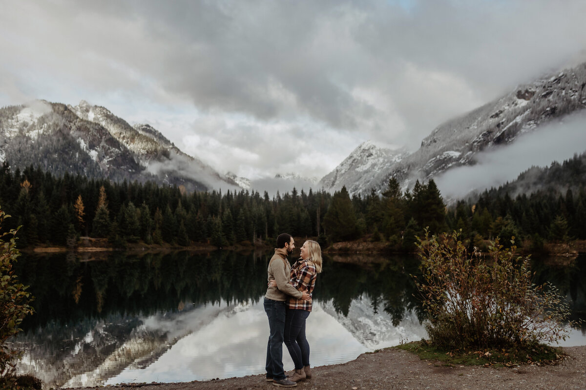 becca-dylan-snoqualmie-pass-engagement-19